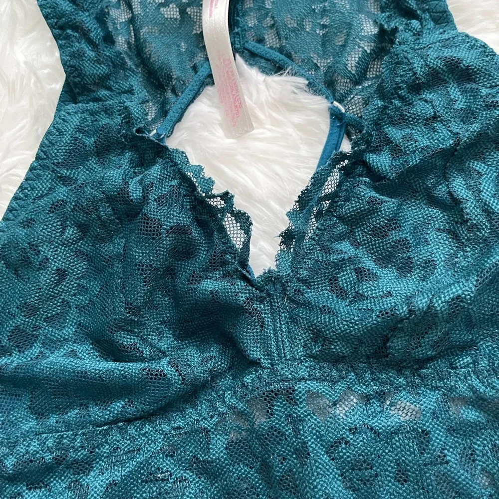 PINK Victoria’s Secret Lace Teal Green Strappy-Back Bralette - Picture 3 of 9